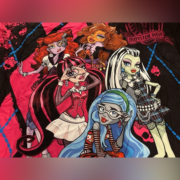 Girls Room Mattel Monster High Reversible Twin Full Comforter 72” X 86” - Picture 3 of 15